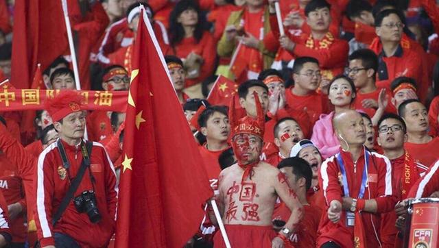 第65分钟，恩佐主罚点球直接打球门中路，门将判断错方向！